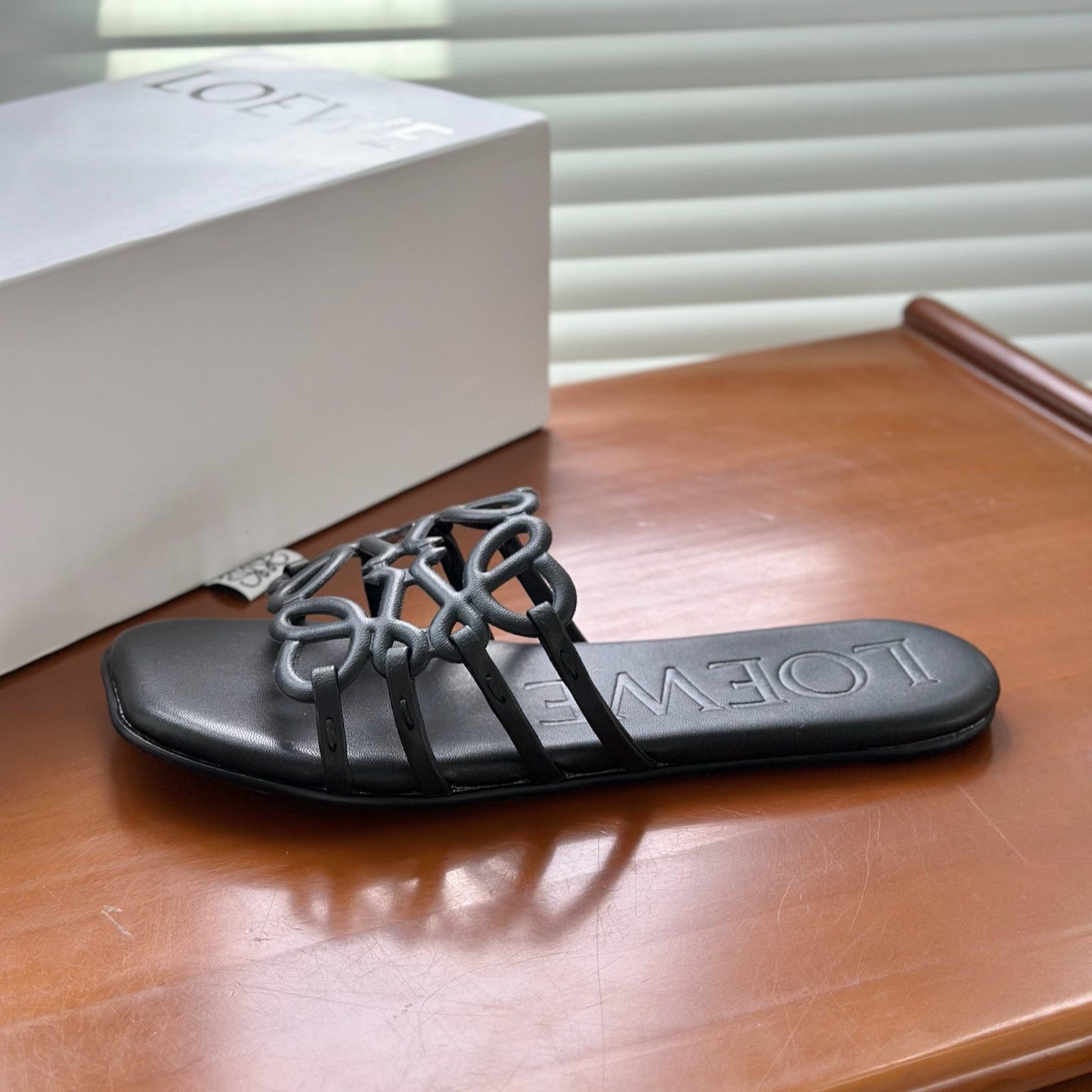 LOEWE - Petal Anagram slide in soft calfskin Noire - Image 10